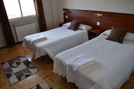 Hostal Cerecedo Leon Bagian luar foto