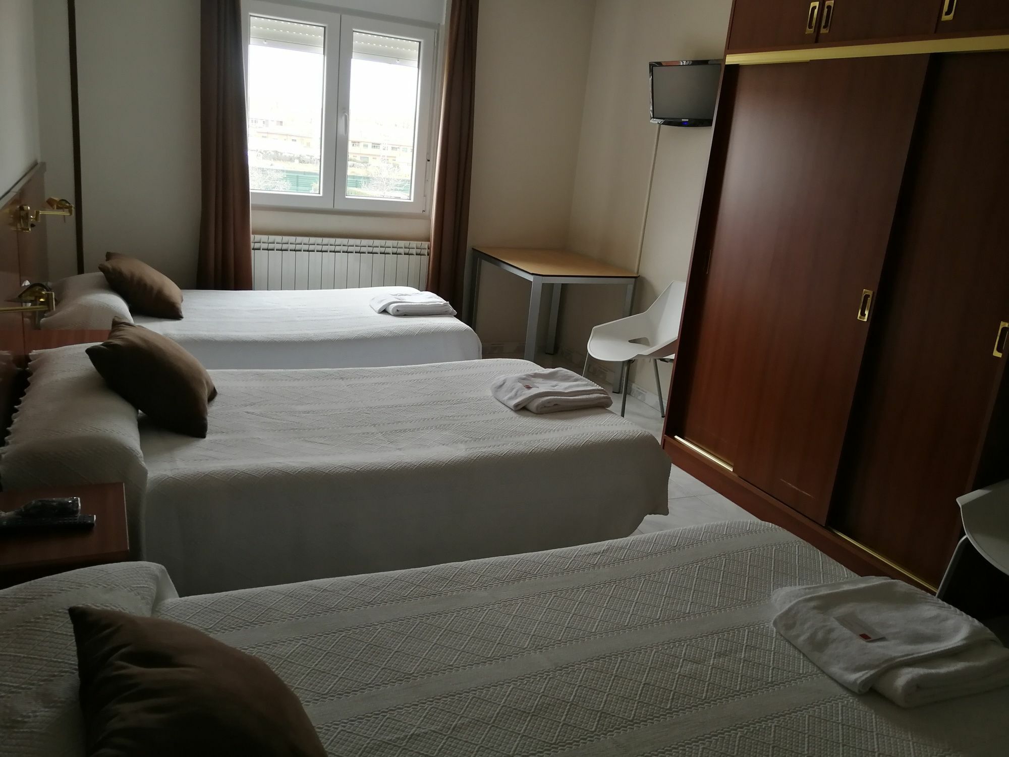 Hostal Cerecedo Leon Bagian luar foto